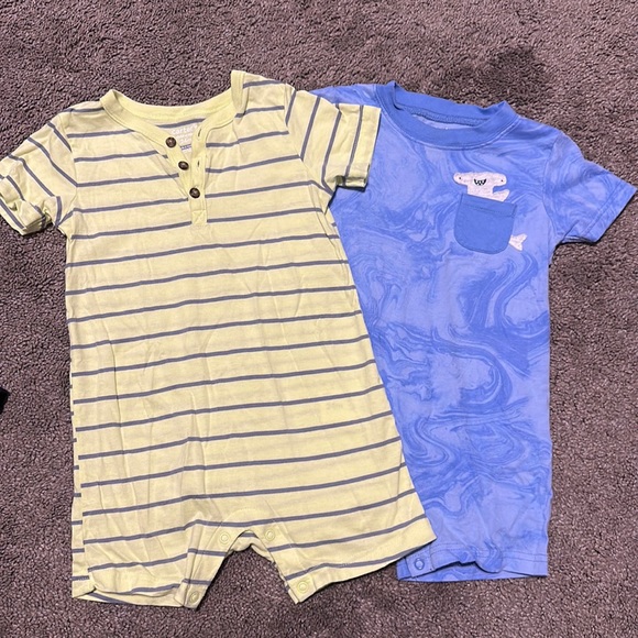 Excellent condition. Set of 2 boys rompers. Size 24 month - Picture 1 of 3